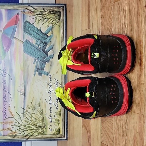 493. Nike shoes - Picture 3 of 7